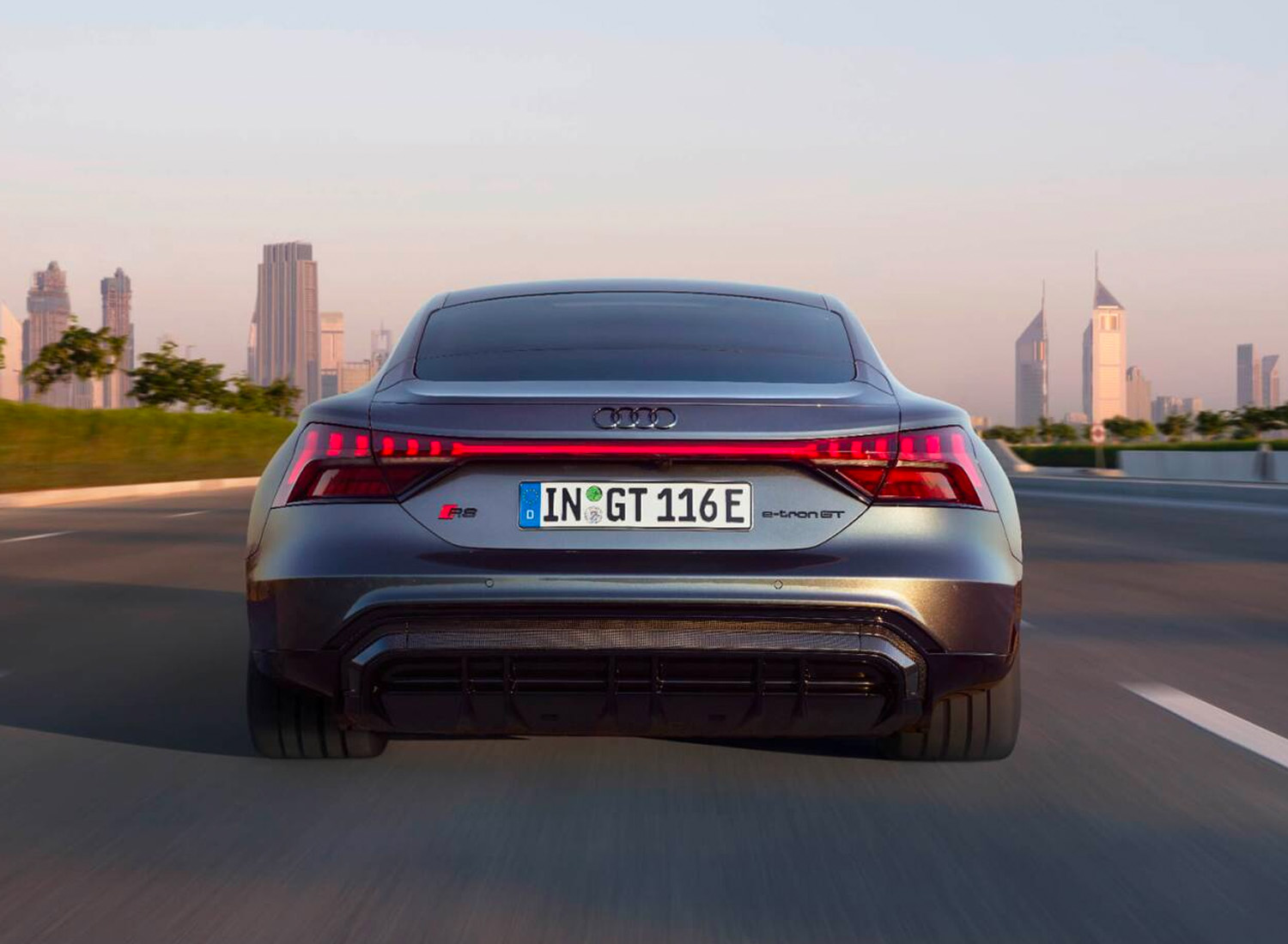 Audi RS Etron GT 01