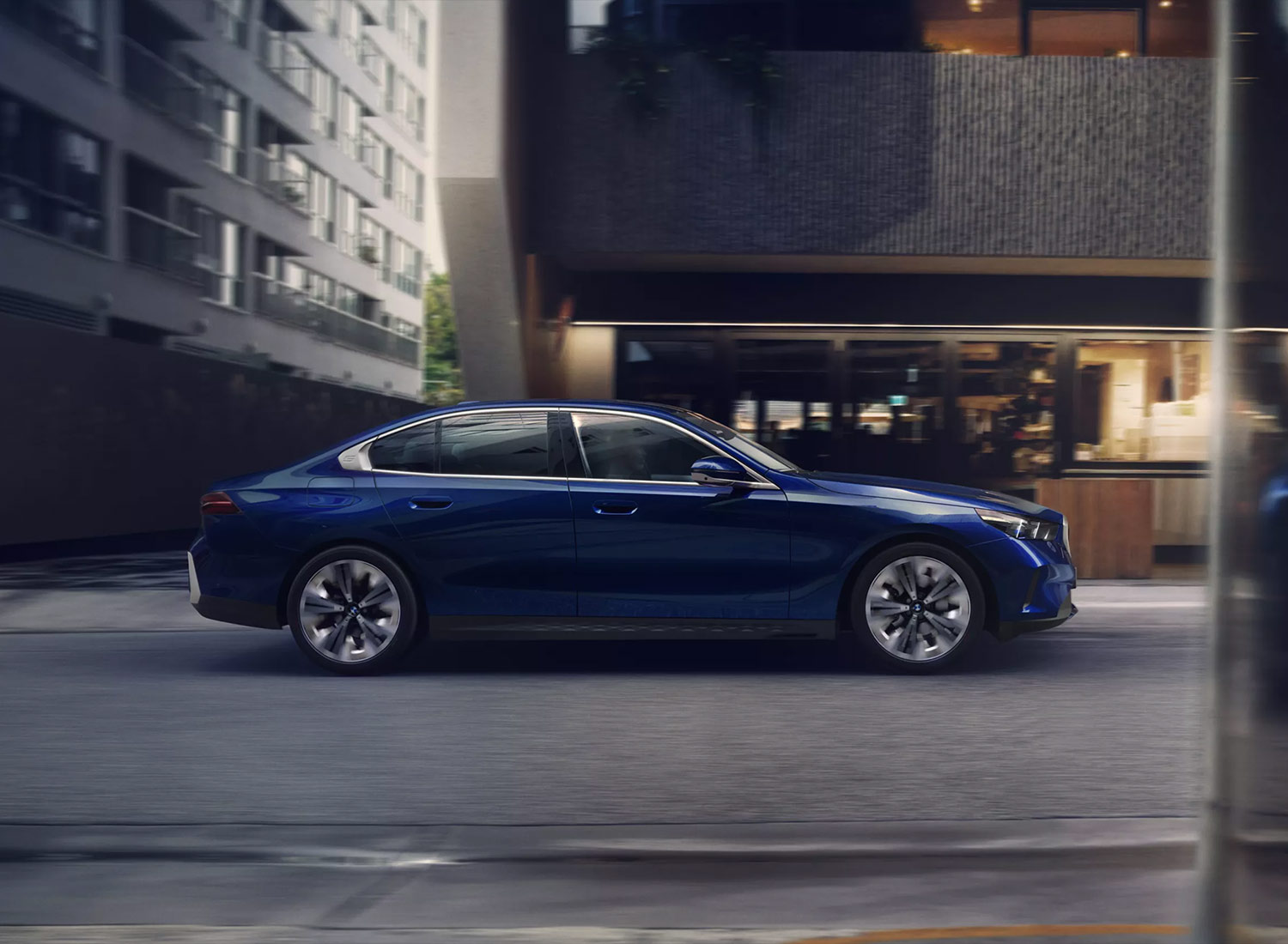 BMW 5 Series 01