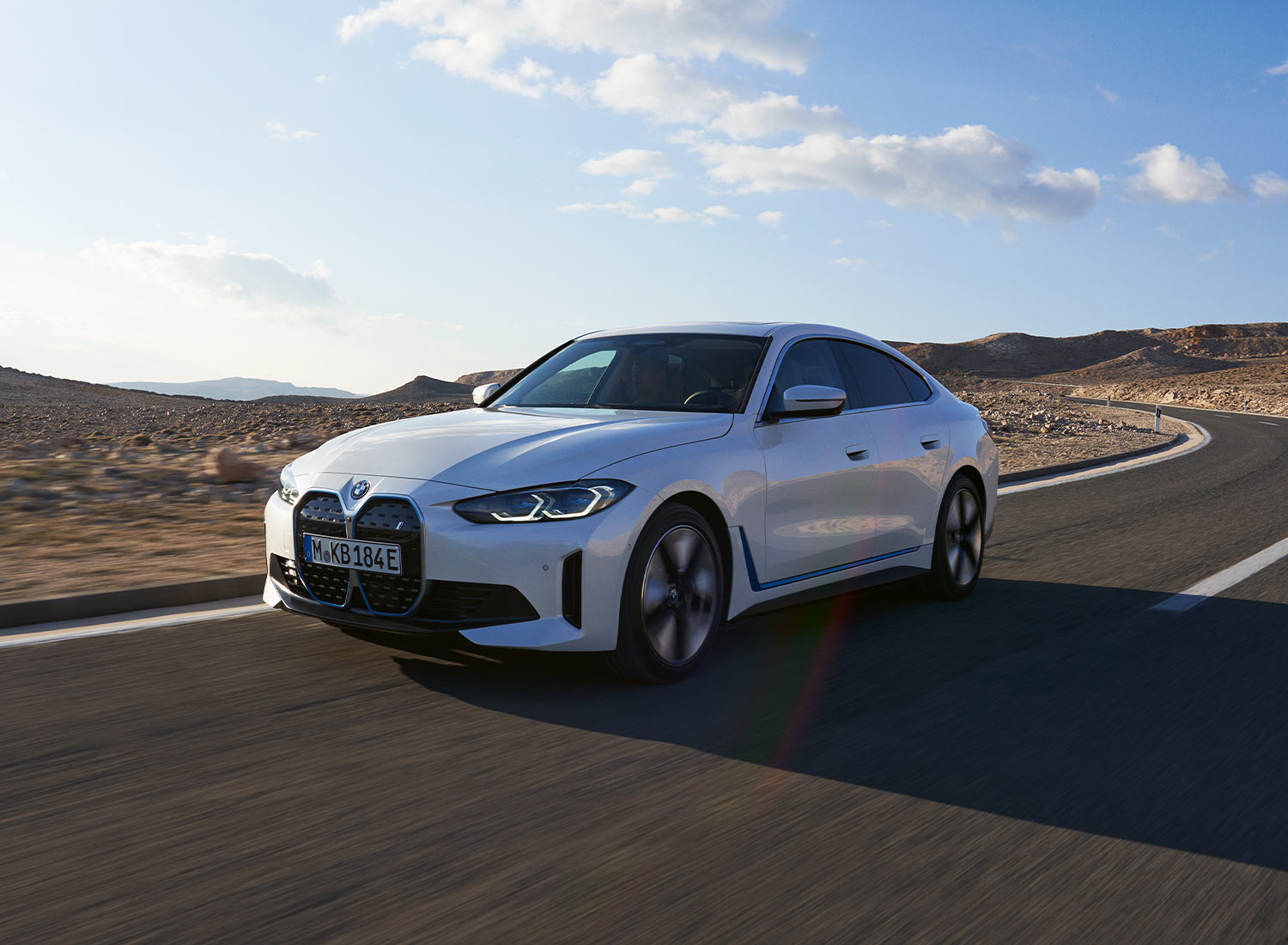 BMW i4 01