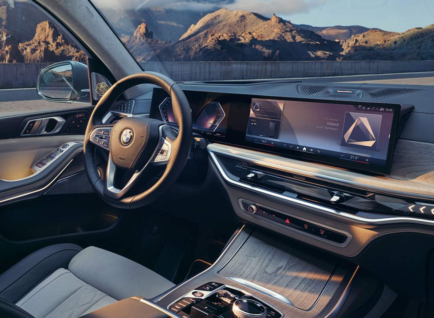 BMW X7 02