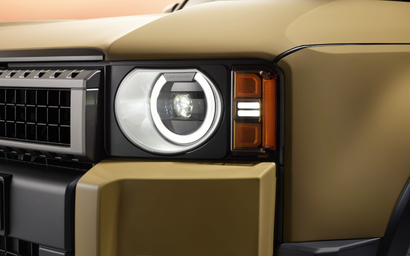 Toyota Land Cruiser headlamps