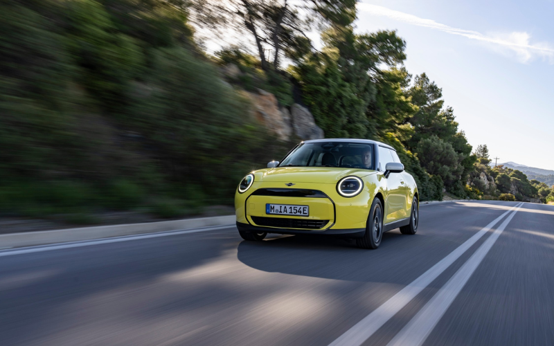 New MINI Cooper Electric lifestyle image
