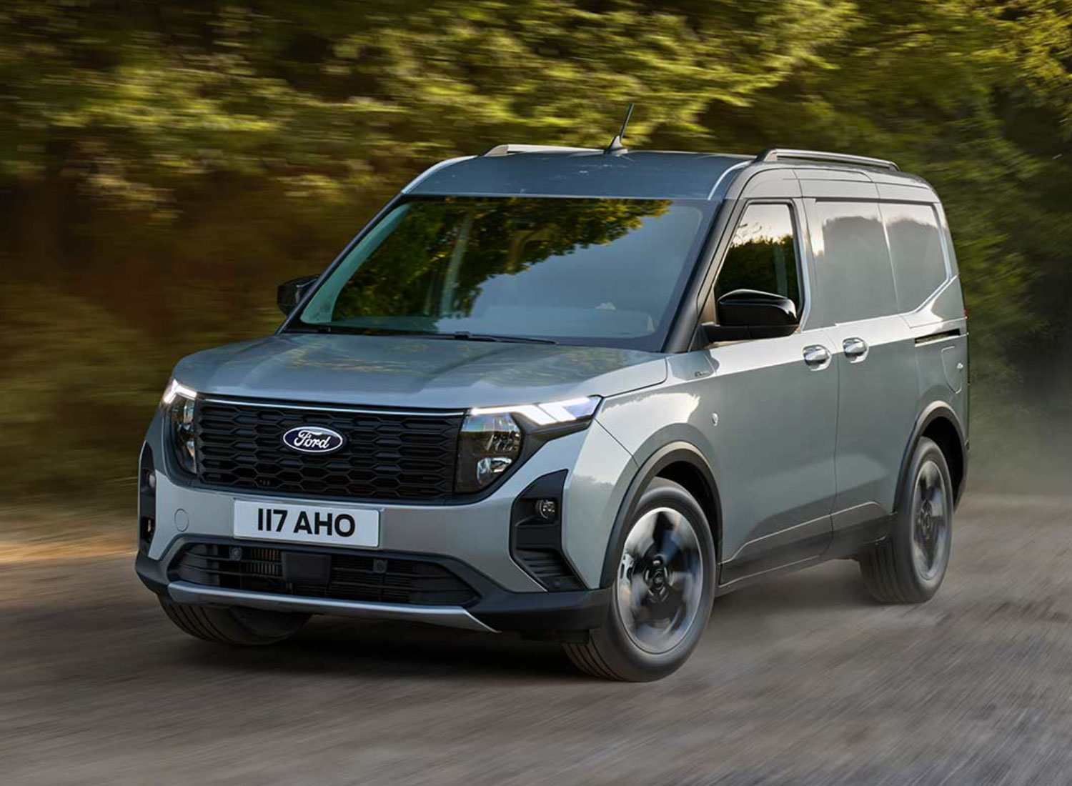 Ford Transit Courier 01