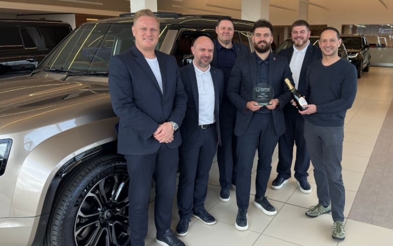 Vertu Land Rover Chesterfield Sales Executive Secures National Award