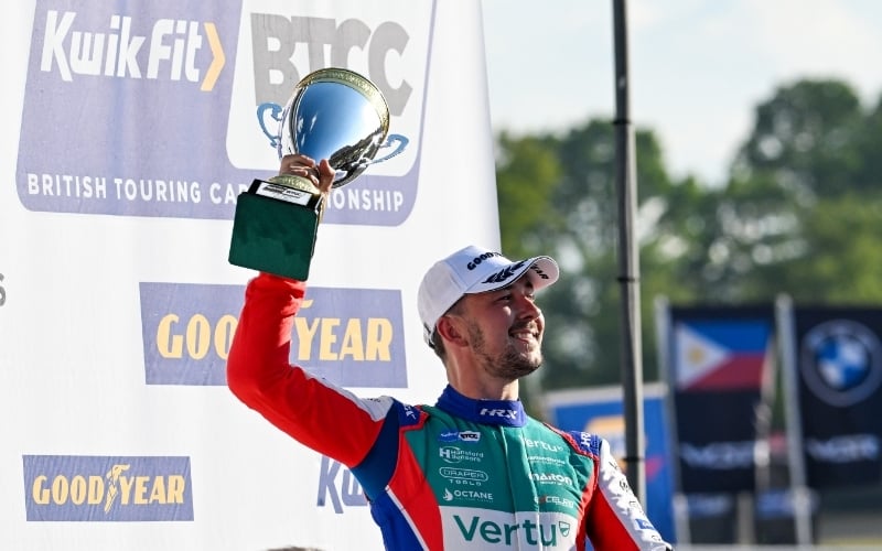 Team VERTU Extends Podium Run At Brands Hatch
