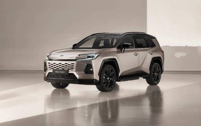 Toyota Takes Covers Off Sixth Generation RAV4