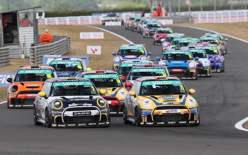 Jamie Osborne Extends Vertu MINI CHALLENGE Advantage