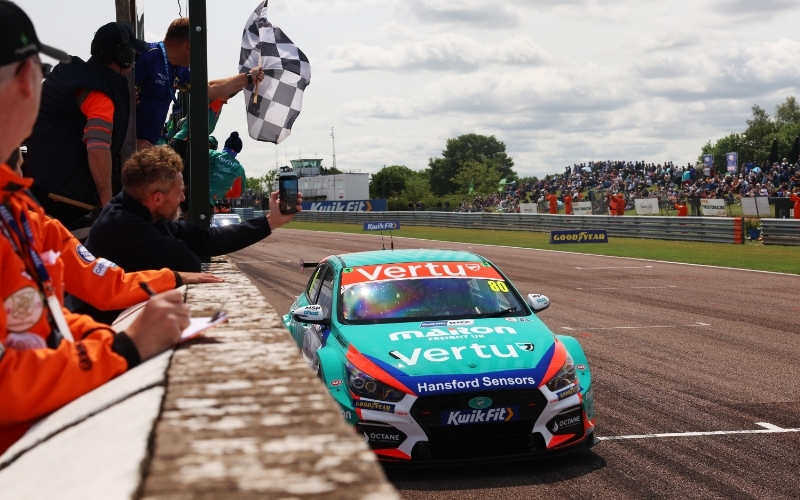 Team VERTU Completes The Set With Thruxton Victory