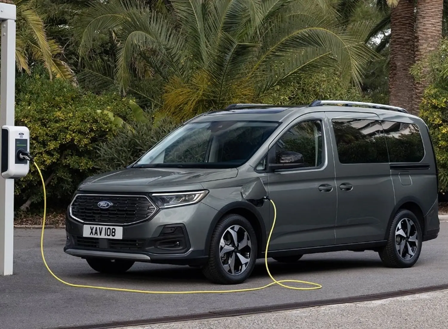 Ford Tourneo Connect 01