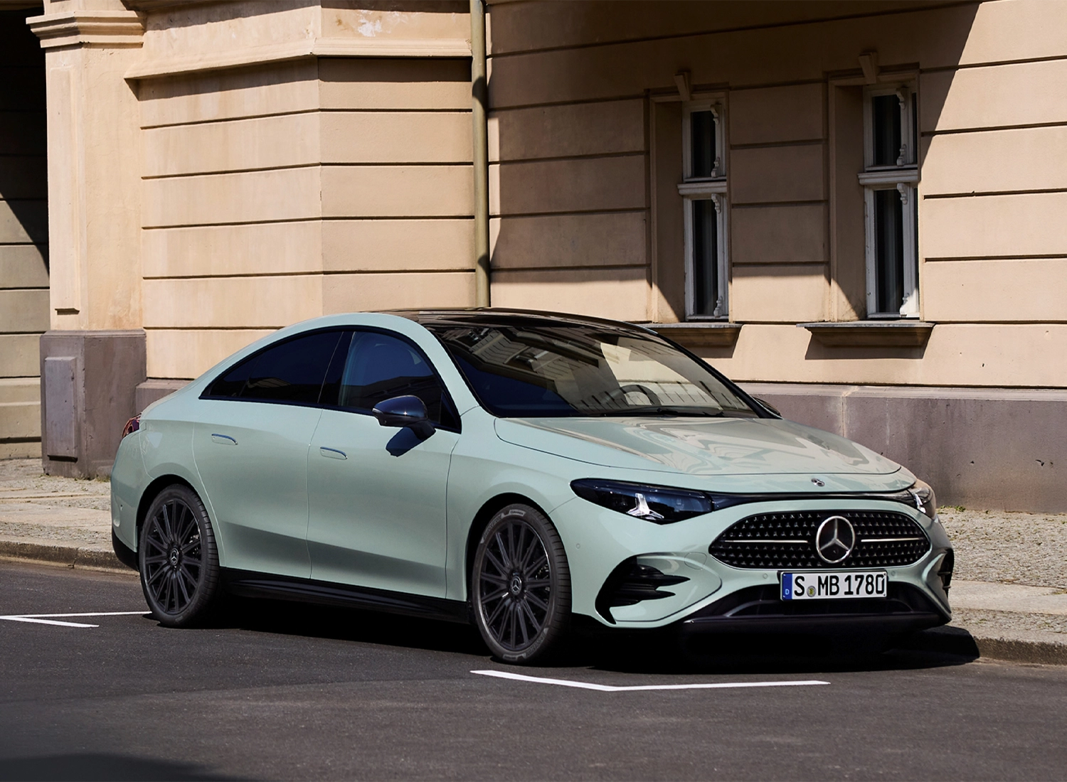 Mercedes-Benz CLA 01