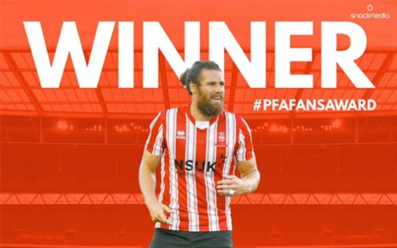 Lincoln Citys Michael Bostwick Wins League Two Fans Player of The Year Award