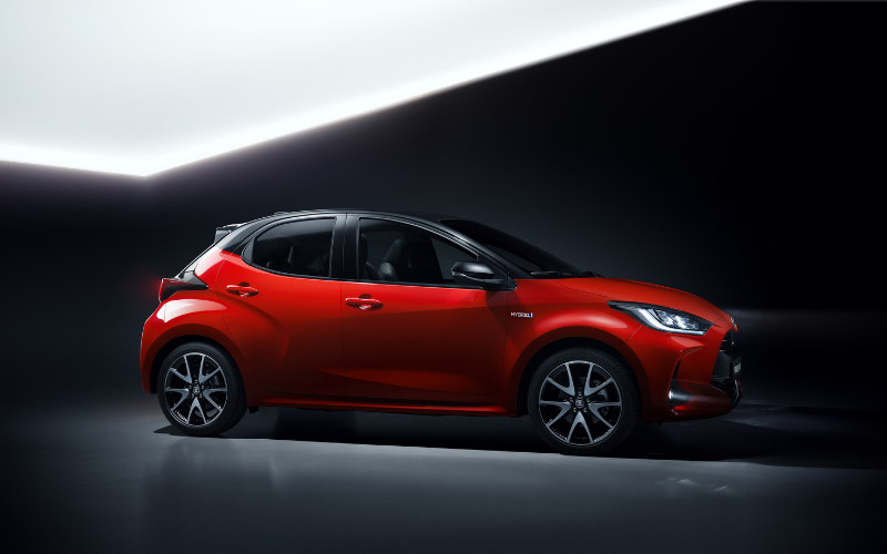 yaris side