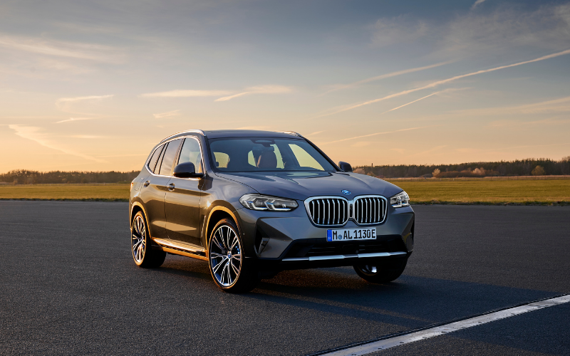 The new BMW X3 and the new BMW X4.