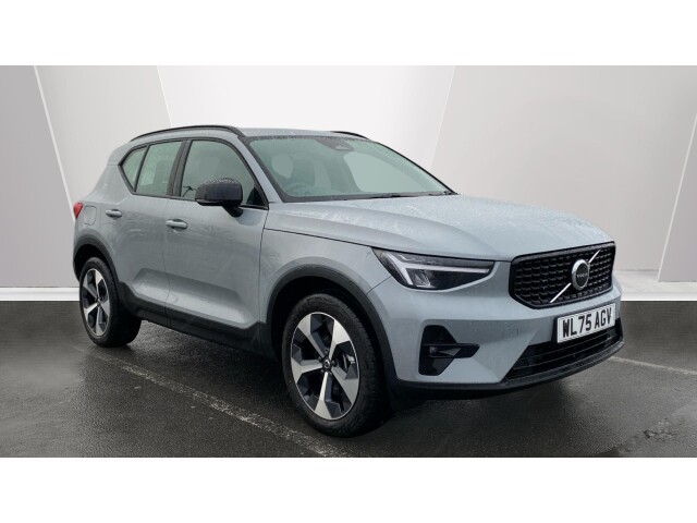 2025 Volvo XC40 2.0 B4 Plus Pro